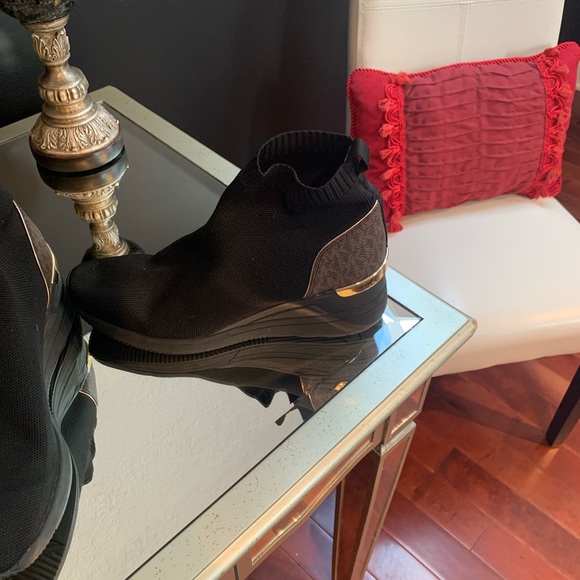 Micheal Kors sock booties - Picture 2 of 4